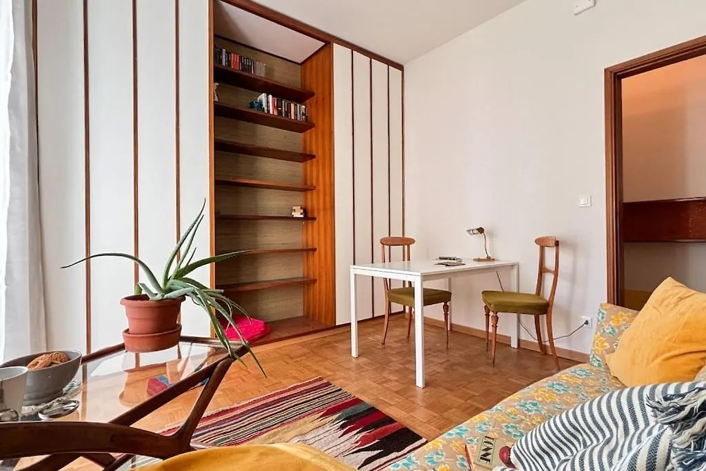 Giallo Lame Apartment Bologna